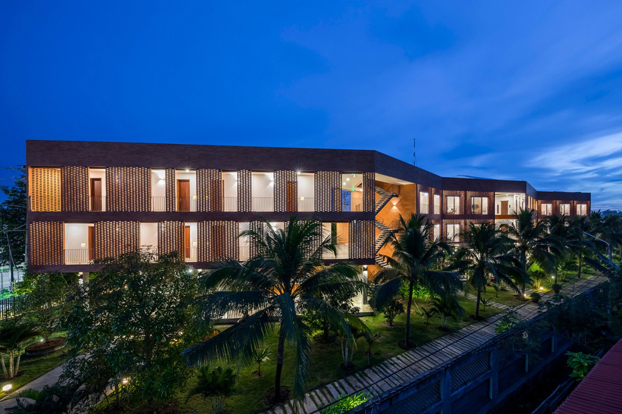 Phân tích chuyên sâu thiết kế khách sạn Bến Tre Hotel